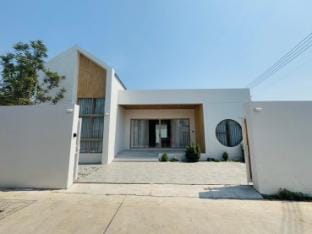 Level TWO pool villa Sriracha Villa in Chon Buri Changwat