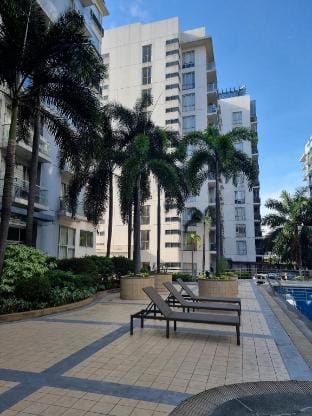 ONE PALM TREE VILLAS NAIA TERMINAL 3 Apartment in Pasay