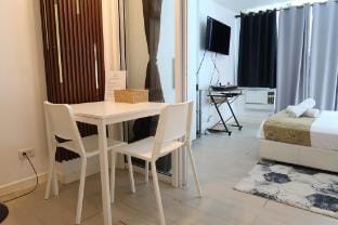 Metrocity Staycation Vacation rental in Paranaque