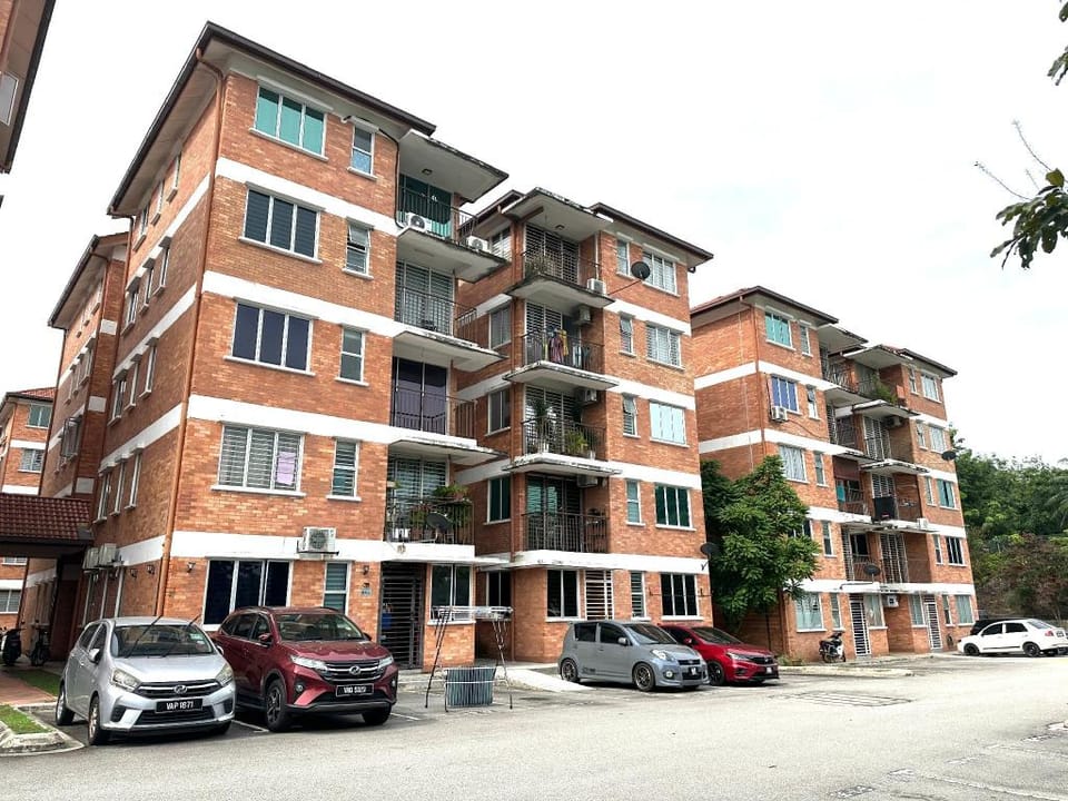 Quiet Cosy Brick Apartment With Balcony  Apartment in Selangor, Malaysia
