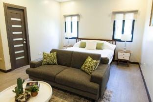 Beautiful Tiny Home on Golf Course - Pet Friendly! Vacation rental in Bacoor