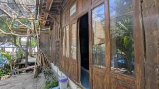 Cafe de Paris Homestay Vacation rental in Special Region of Yogyakarta