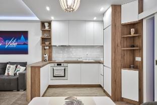 Miami Vibe by EstateAutomata Apartment in Burgas