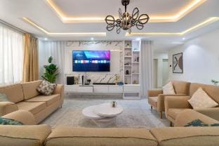 Luxury 3BR | Ps5,Gym, Pool,Free Wifi | V.I Lagos Vacation rental in Lagos