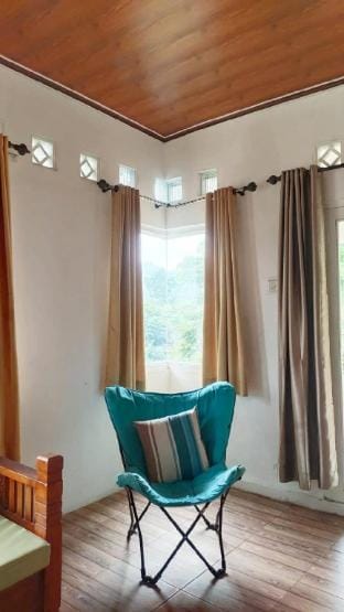 Rumah Marmut Pakancilan 2 Bungalow 3 Kamar Mandi Villa in Cisarua