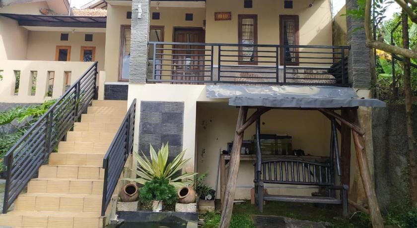 Villa Beverly Hotel in Parongpong