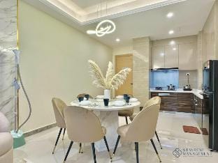 Luxurious 2 Bedroom/4Pax•R&F Seine Region•NearCIQ Vacation rental in Johor Bahru
