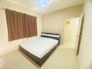 Buriram House with 3 Bedrooms, 2 Bathrooms, and Parking Space Vacation rental in Laos