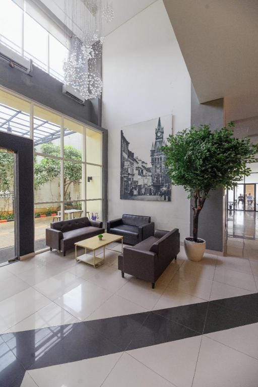 De La Charis Hotel by Waringin Hospitality Hotel in East Java