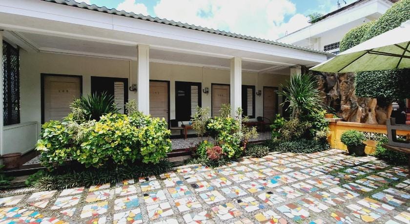 Urbanview Roemah Tanjung Blitar Hotel in East Java