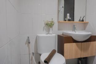 Comfortable Studio Tamansari Semanggi By Travelio Apartment in South Jakarta City
