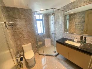 R&F 4R3B Huge Giant Unit by Wan Li Vacation rental in Johor Bahru