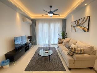 R&F Classic Seaview 2R2B By Wan Li Homestay Vacation rental in Johor Bahru