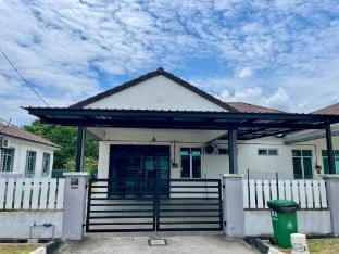 Cozy Home Aman Selesa|USM|Wifi|Netflix|WasherDryer Vacation rental in Kedah