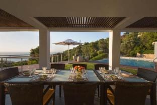 VILLA TERRA CRETA, Luxury Retreat and Spa Villa in Chania