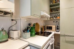 Geranimus Le Voltaire Apartment in Paris