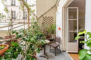 Cozy 2-Room in the heart of Paris with a terrace Apartment in Paris