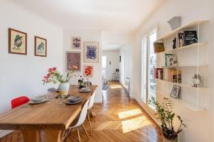 Geranimus Parisian Charm near Saint-Lazare Apartment in Paris