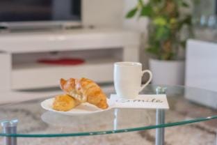 Prostrani apartman Maslina sa grijanim bazenom Apartment in Split-Dalmatia County