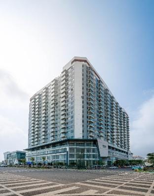 Tobe in Hue 1 - Free Pool and Gym & City View Apartment in Laos