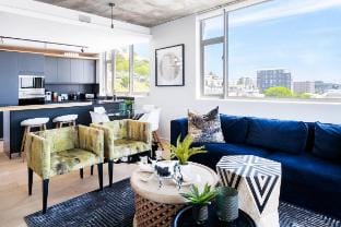 Penthouse w Deck Pool 360 views Summit on Quarter Apartment in Cape Town