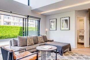 Bahati Executive Pad Apartment in Sea Point