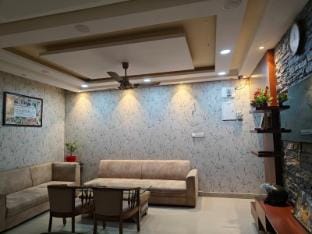 HAH STAYS- Home Away Home Apartment in Varanasi