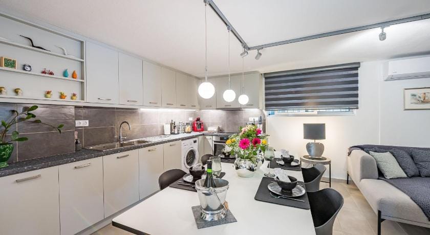 Glyfadas Luxury Design Apartment with Balcony Apartment in South Athens