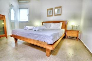 "Eleni" Sea  Luxury Apartment in Mades beach Vacation rental in Crete