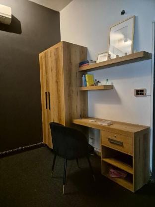 Creator's Space for Traveling Artists & artisans. Vacation rental in Lahore