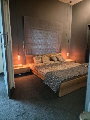 Creator's Space for Traveling Artists & artisans. Vacation rental in Lahore