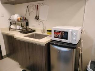 Simple and Elegant Studio Unit Vacation rental in Quezon City