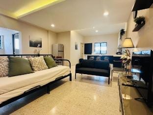 New Island Luxe Retreat  14pax@Nearby Gurney Vacation rental in Tanjung Bungah