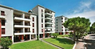 Charming loft apartment with a beautiful solarium area Apartment in Lignano Sabbiadoro