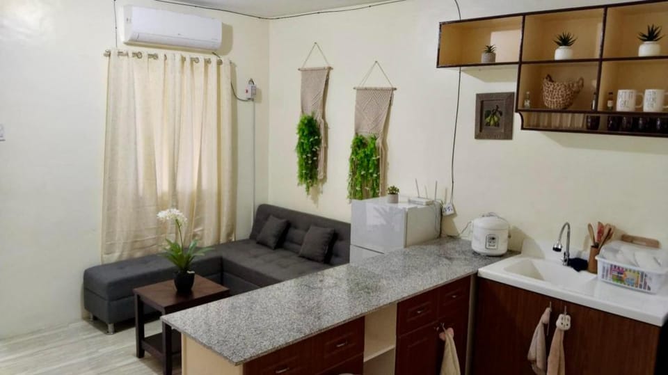 Pabdig Townhouse  Hotel in Panglao