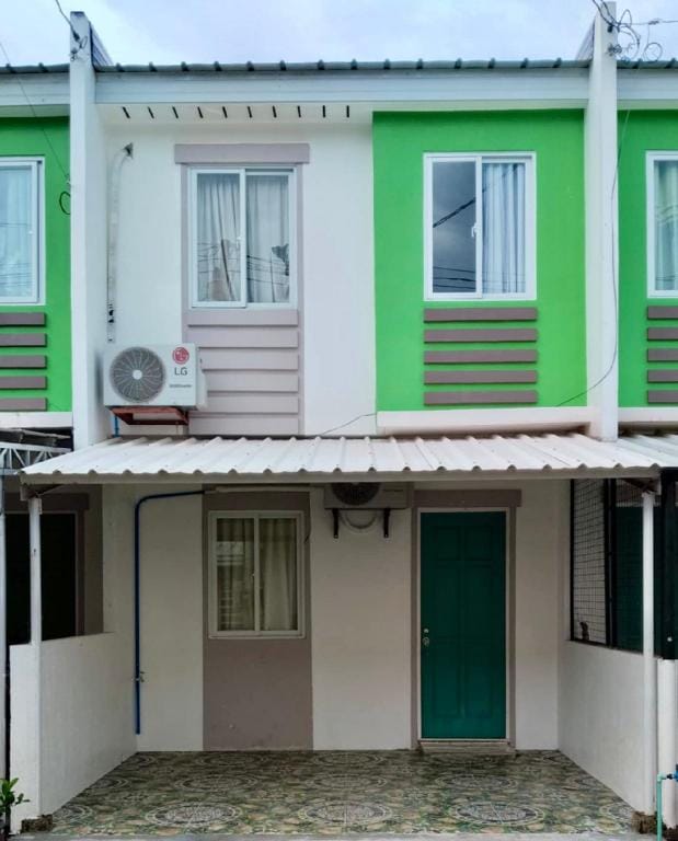 Pabdig Townhouse  Hotel in Panglao