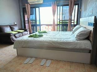Luna Guesthouse Jomtien beach  Apartment in Pattaya City