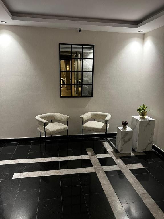 Mnazl Marz Llshqq Almkhdwmt  Apartment in Medina