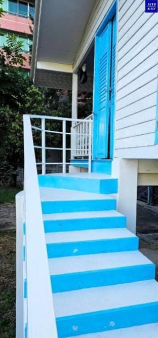 Blue Theme Local House| 20 m. walk to Huahin Beach Vacation rental in Nong Kae