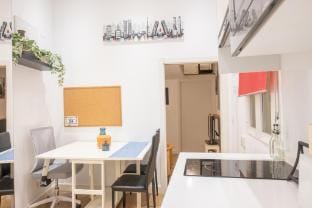 M (VAR120) Piso moderno y práctico en Chamberí Apartment in Madrid