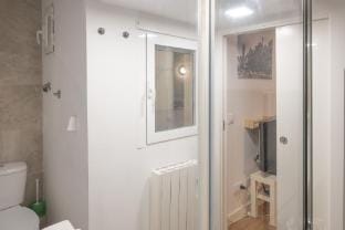 M (VAR120) Piso moderno y práctico en Chamberí Apartment in Madrid