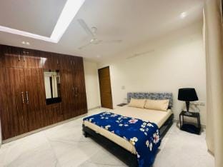 Modern 3BHK Apt nr Max Hospital & Select City Walk Apartment in New Delhi
