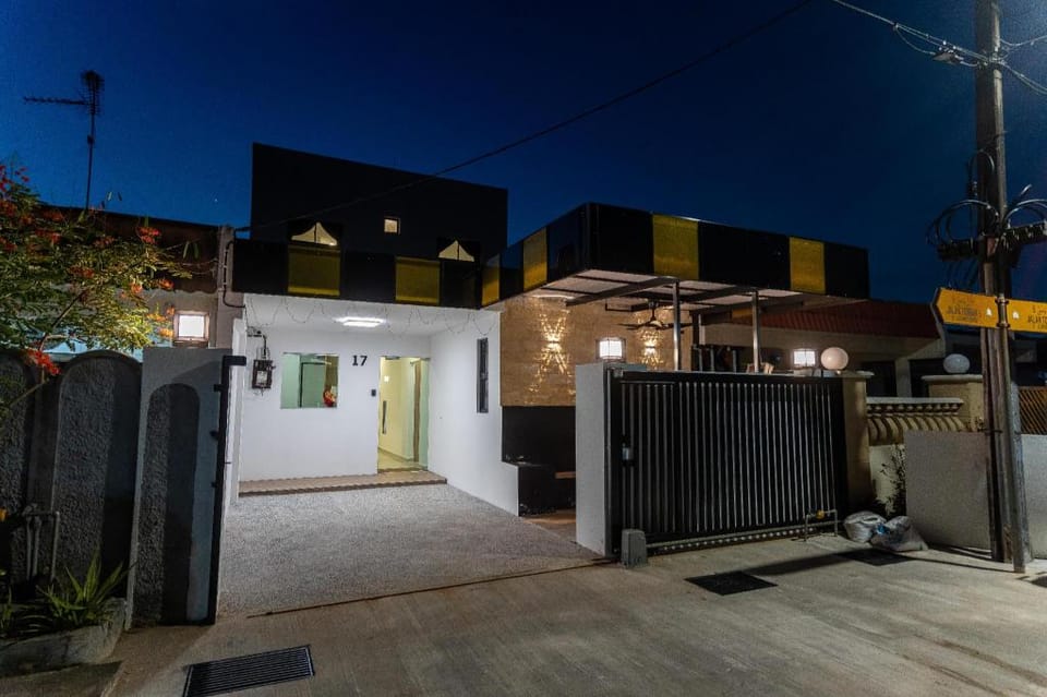 TKT Guesthouse Bed and Breakfast in Johor Bahru
