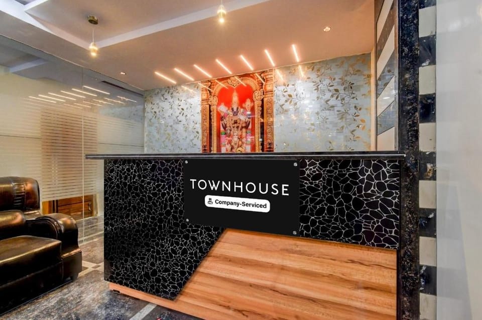 Super Townhouse Lanco Hills Gachibowli Hotel in Hyderabad