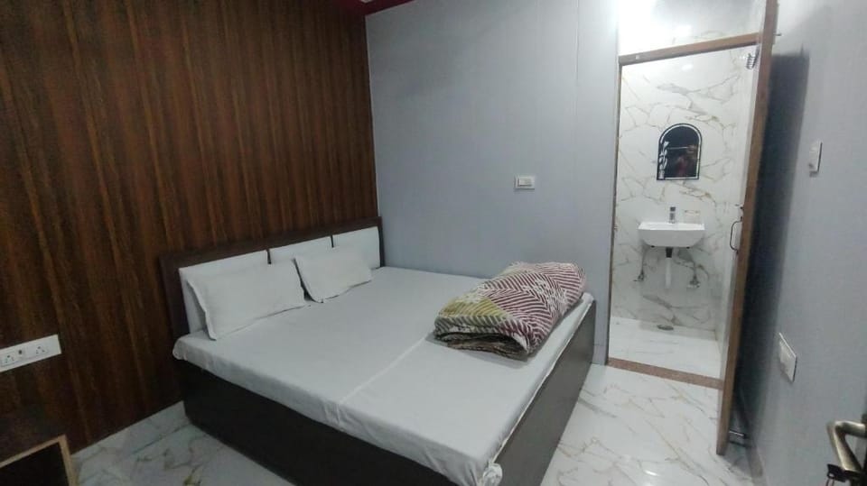 Shri Radheyshyam Atithi Bhawan Hotel in Uttar Pradesh