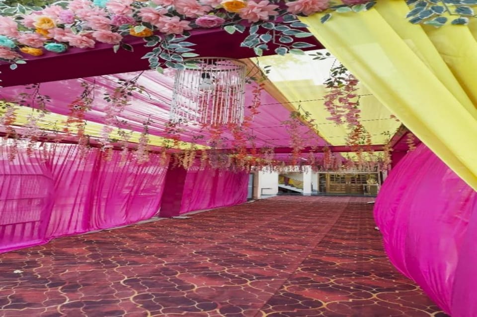 Divine Blessings Banquet and Hotel Hotel in Uttar Pradesh