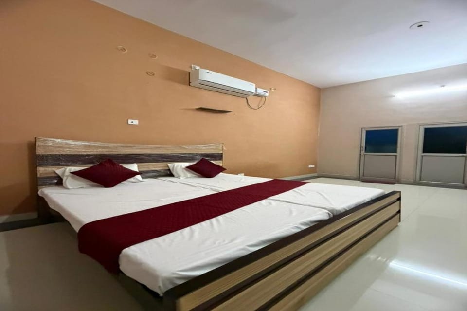 Divine Blessings Banquet and Hotel Hotel in Uttar Pradesh