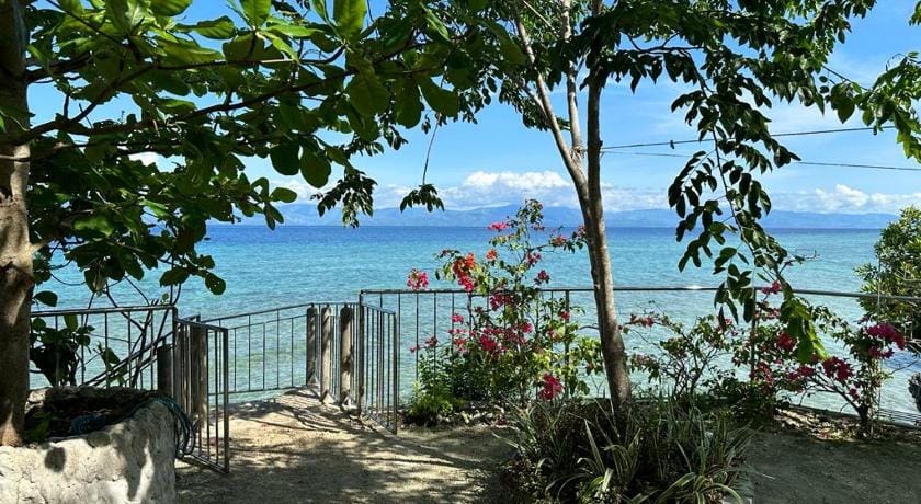 Nature Seaview Bed and Breakfast in Central Visayas