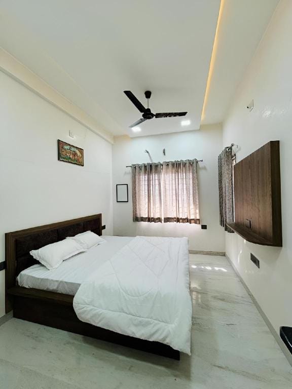 The Flora Homestay | Near Goverdhan Sagar Lake Vacation rental in Gujarat