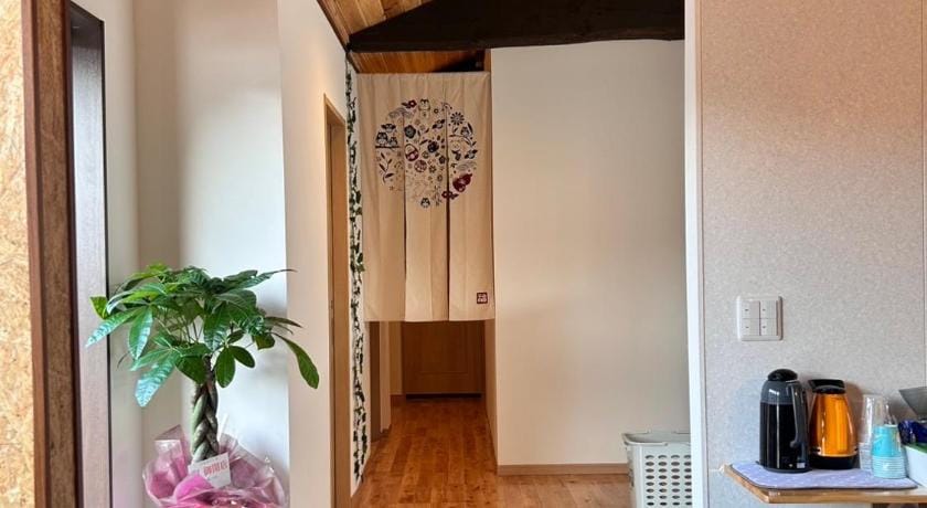 Yamaboushi Tsushima - Guesthouse & Cafe Hotel in South Korea